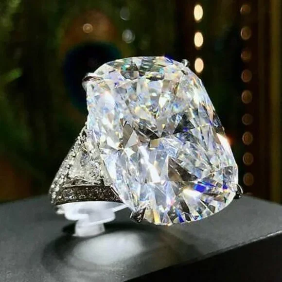 ▶Crystal Clear Super Large Radiant Cut Zircon Silver Plated Wedding Ring, L207